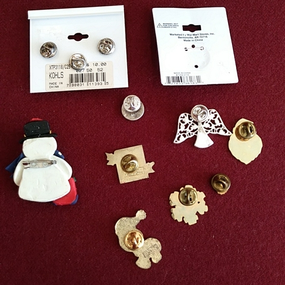 Christmas Themed Pins and Brooches lot of Twelve (12) Pieces Santa Angel Tweety - Picture 6 of 6